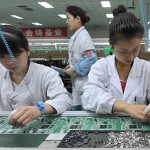 China Manufacturing Gauge Falls as Slowdown Deepens