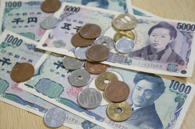 Japanese-currency-1024x682