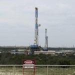 Shale boom confounds forecasts as U.S. set to pass Russia, Saudi Arabia