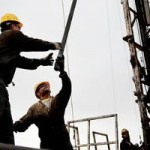 Oil prices tumble 4% on demand outlook