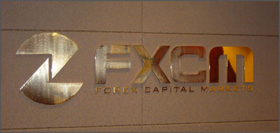 FXCM_Wall_Logo
