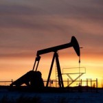 Oil prices fall on rising U.S. crude stocks, OPEC output concerns